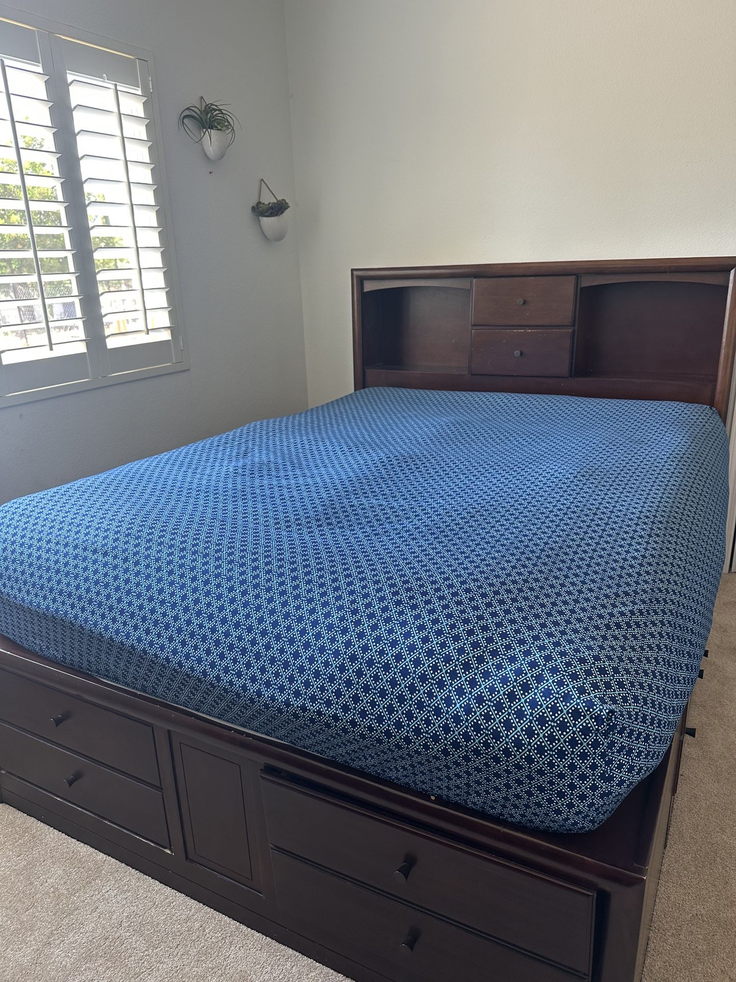 Full Bedroom Set (PICK UP ONLY)