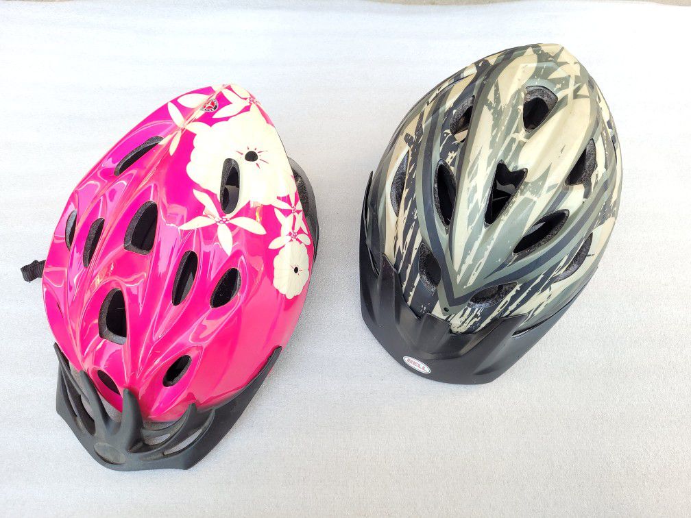 2 Bicycle Helmets