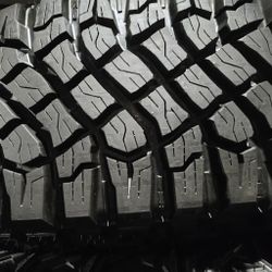 4 NEW LT285-70R17 LOAD E $1400