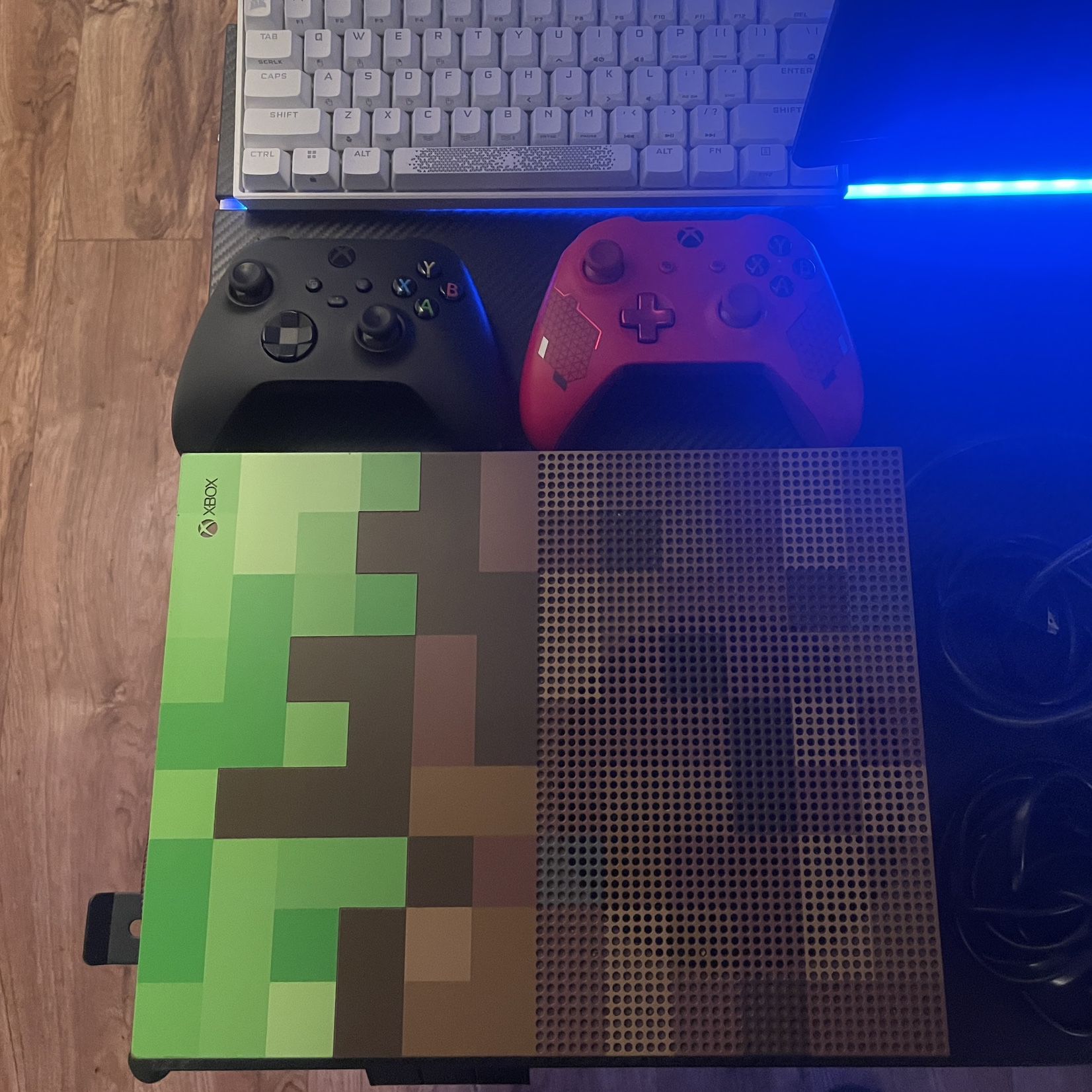 XBOX ONE S MINECRAFT EDITION (LIMITED EDITION)