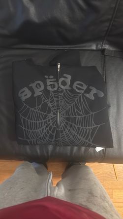 Spider zip up
