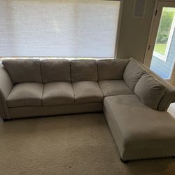 Sectional Couch - Great For Lounging 