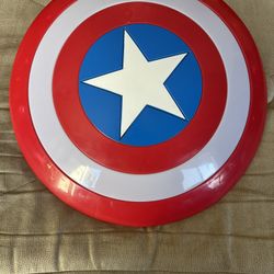 Disney Store Marvel Captain America  Shield W/ Sound and Nerf Marvel blaster