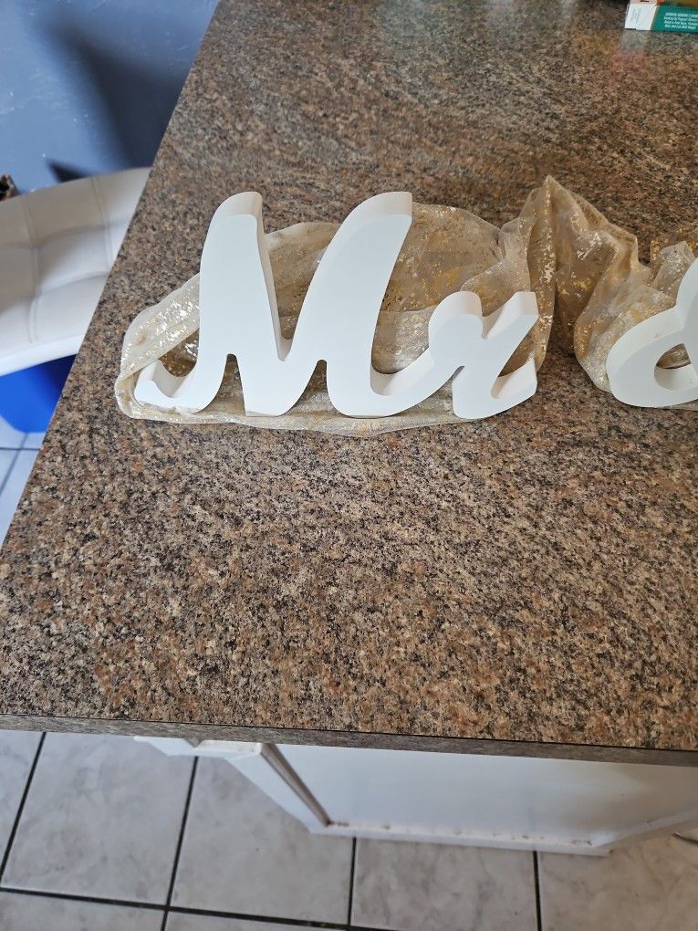 Wedding Mr&Mrs Wood Carving Pick-up Only