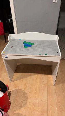 IKEA desk / Lego table