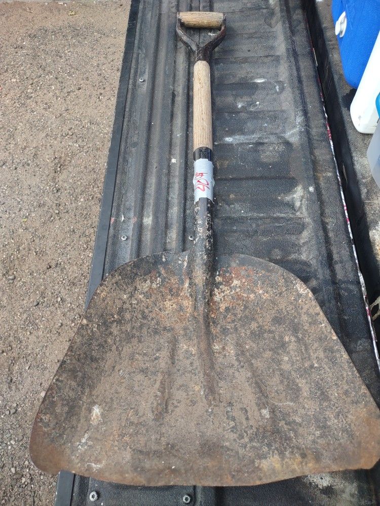 Steel Shovel 