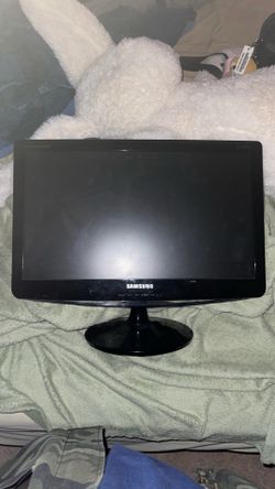 Samsung Early 2010s Monitor