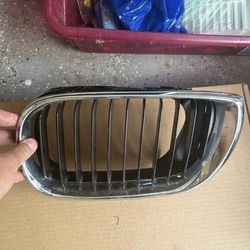 BMW E46 OEM Driver’s Side Hood Grill Grille 330i 325i 330xi 325xi