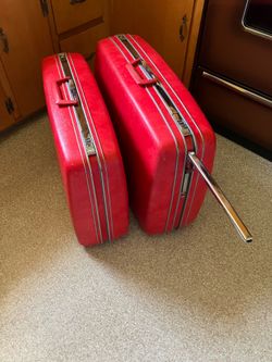 VINTAGE Pair of Samsonite Silhouette Suitcases (1960’s) (Large one has handle w/2 wheels)