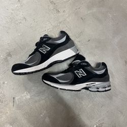 New Balance 2002r size 8