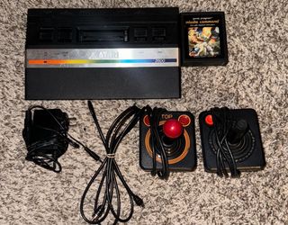 ATARI 2600 JR CONSOLE WITH VIDEO GAME & CONTROLLER