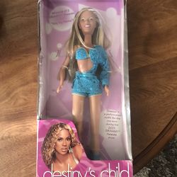 Destiny’s Child Beyoncé 2001 Grammy Awards Barbie Doll