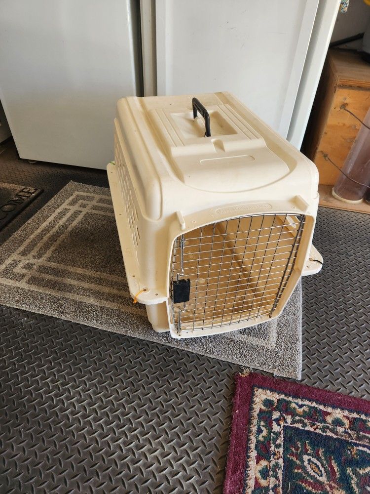 Medium to small size dog carrier