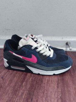 NIKE AIR MAX
