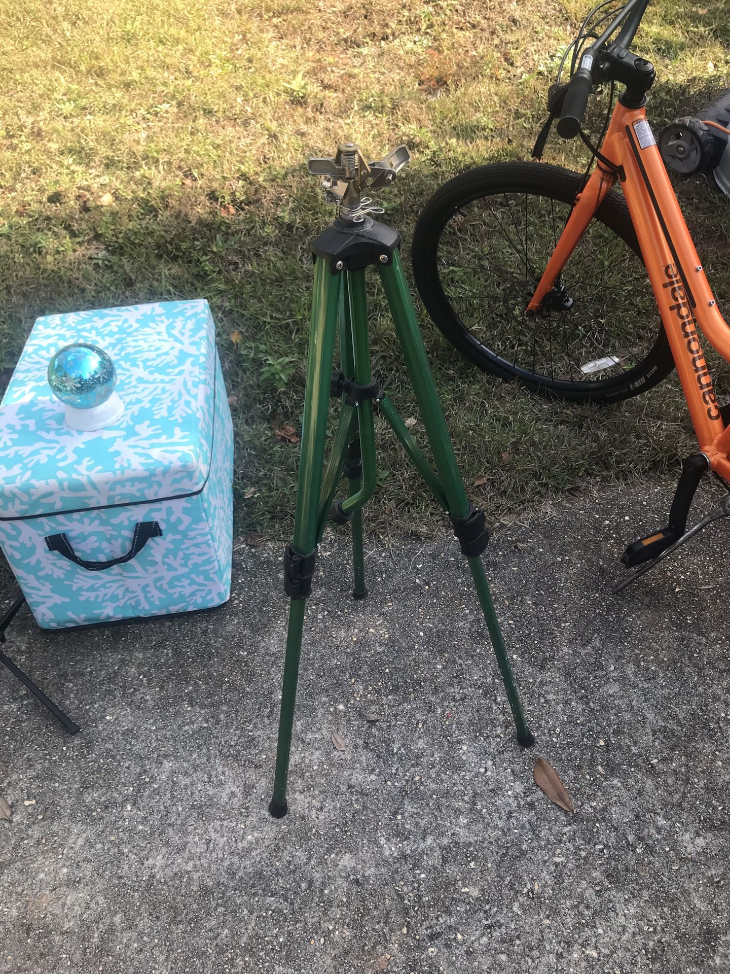 Pro Sprinkler, Adjustable From 2 To 4 1/2 Foot Tall.