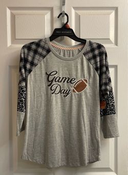 Brand new Ladies light gray plaid tops sizes S-L & XL $6.00 each