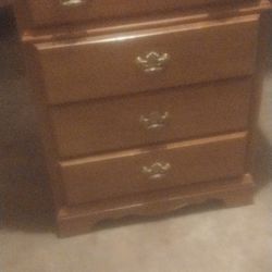 Furniture Dresser Great Condiction 