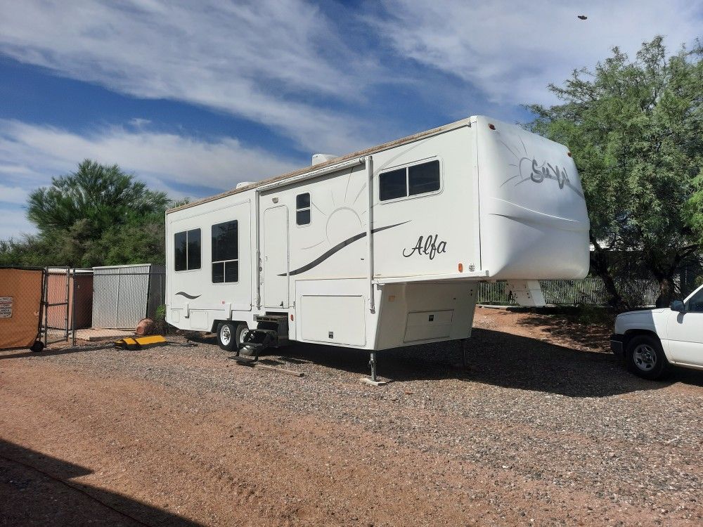 2005 Alfa See Ya 5th Wheel