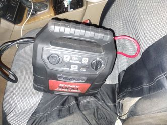Super Car Battery Jumper 1000  Peak Amps