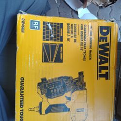 DeWalt 15 coil roofing niler brand new