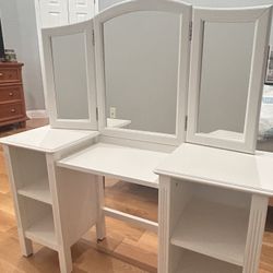 Pottery Barn Kids Madeline Play Vanity