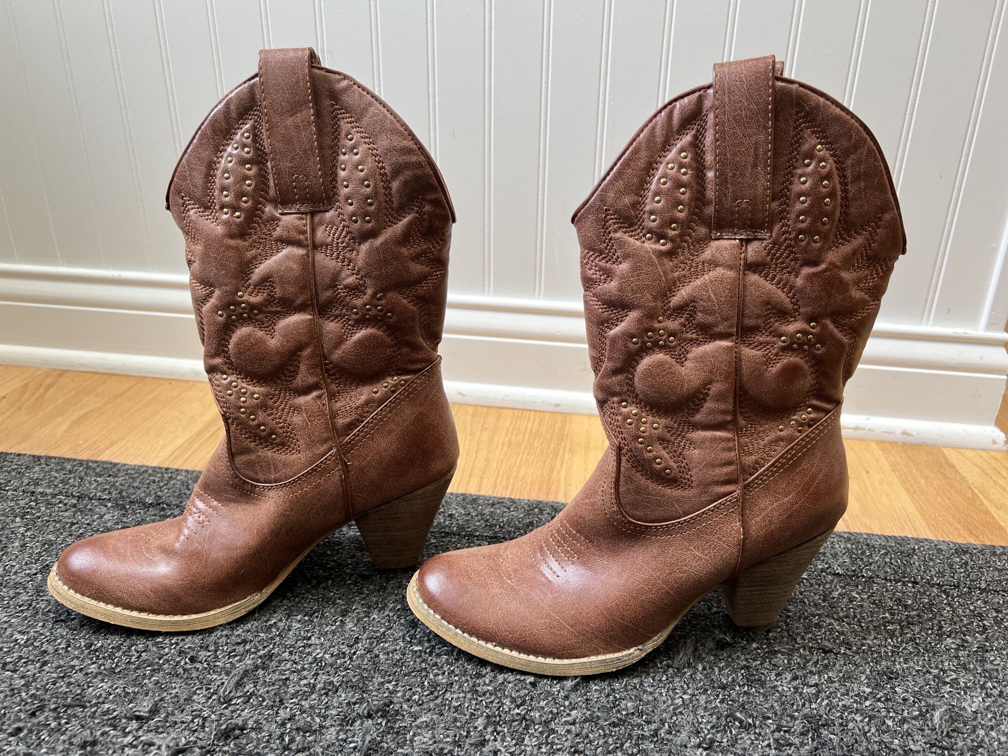 Lot Of 12 Women’s Shoes And Boots! 