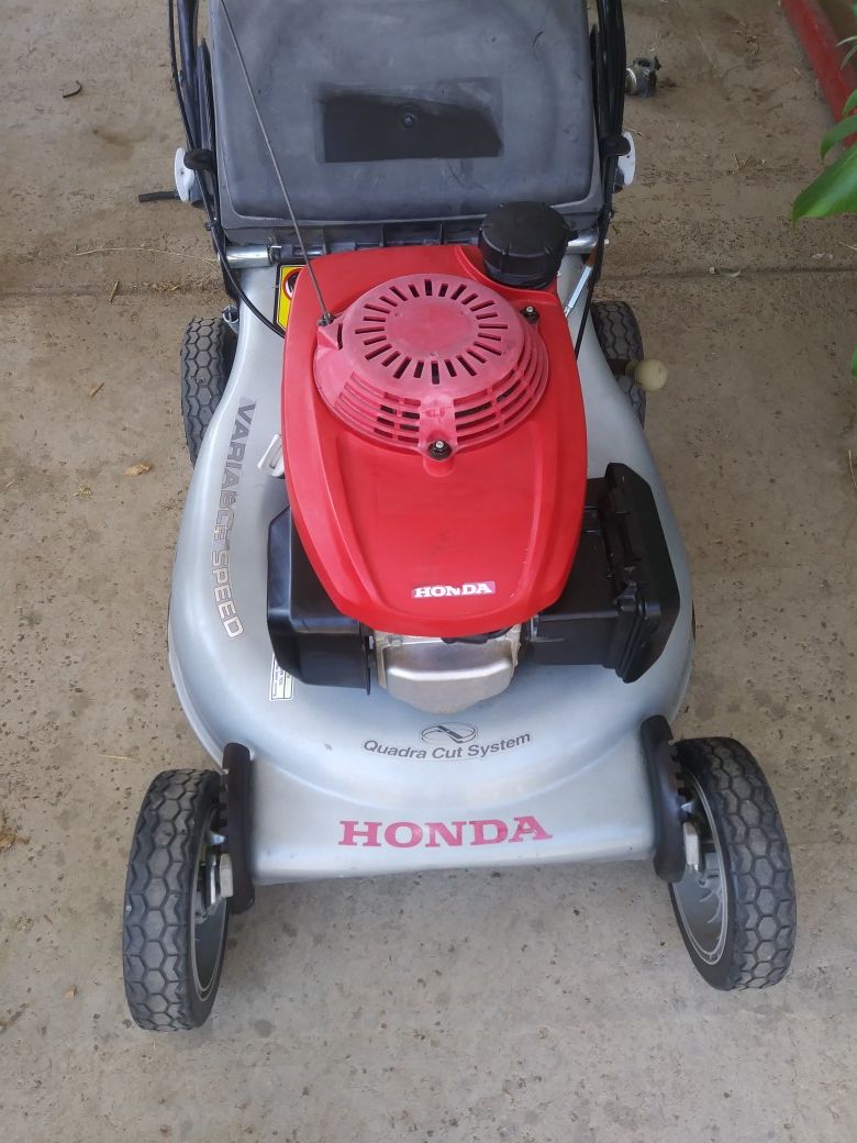 Honda self propelled lawn mower