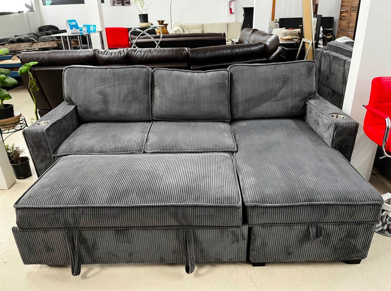 Sofa Chaise w/ pullout bed and storage