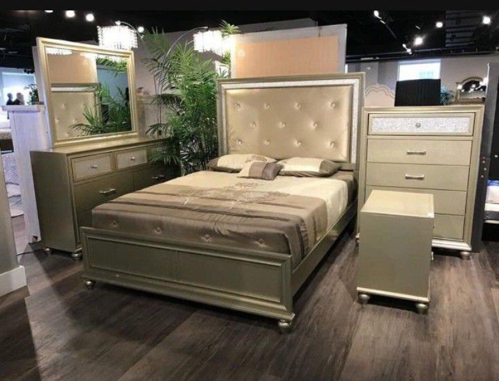 New Queen Size 5 Piece Bedroom Set With Dresser Mirror Nightstand Chest Without Mattress And Free Delivery