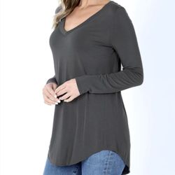 Zenana Outfitters Women’s V Neck Long Sleeve Tee Shirt Ash Gray Size Small NWT
