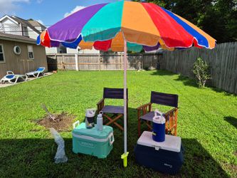 Nice Used Excellent Condition Outdoor beach accessories.