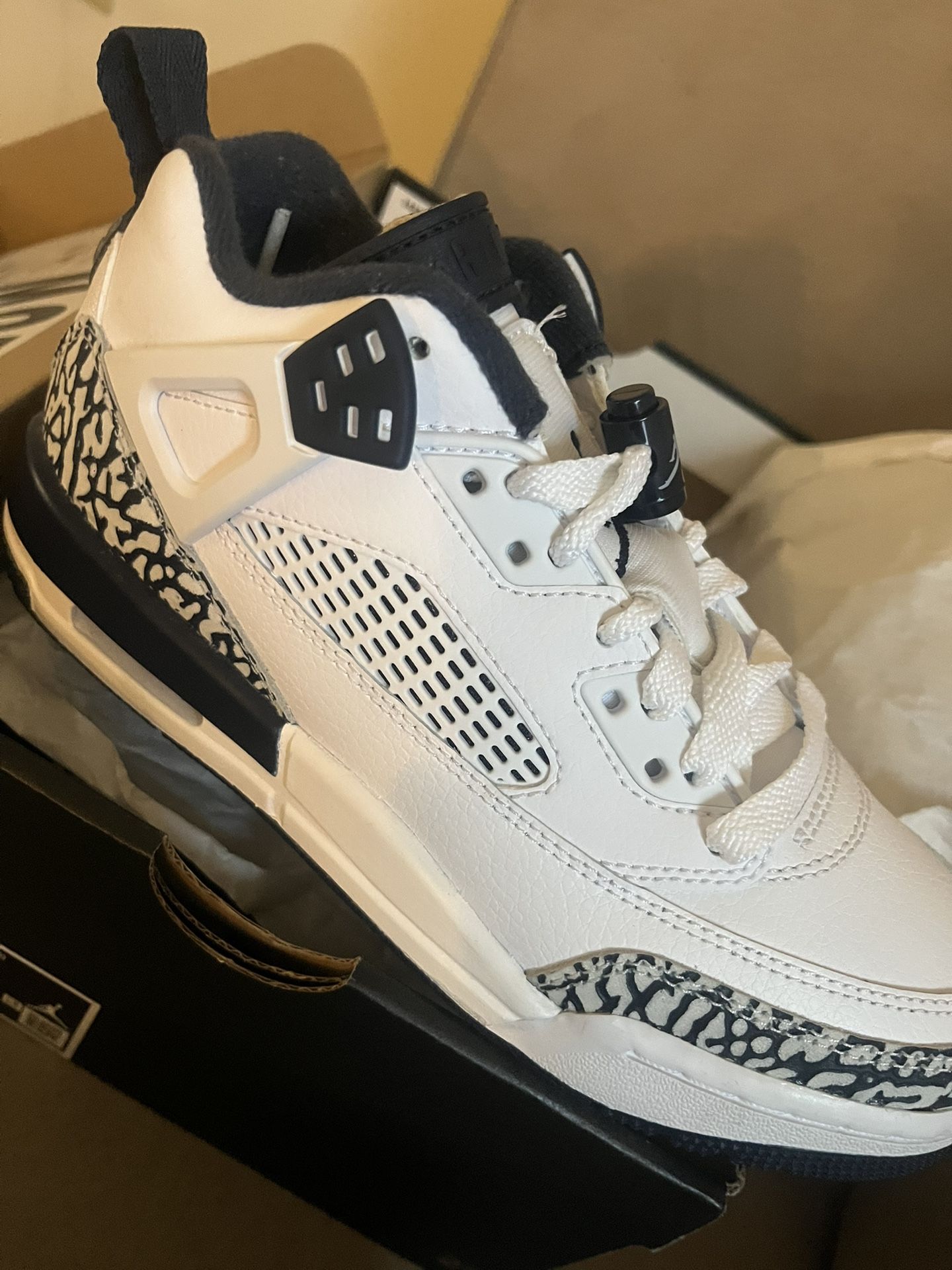 Jordan 4y