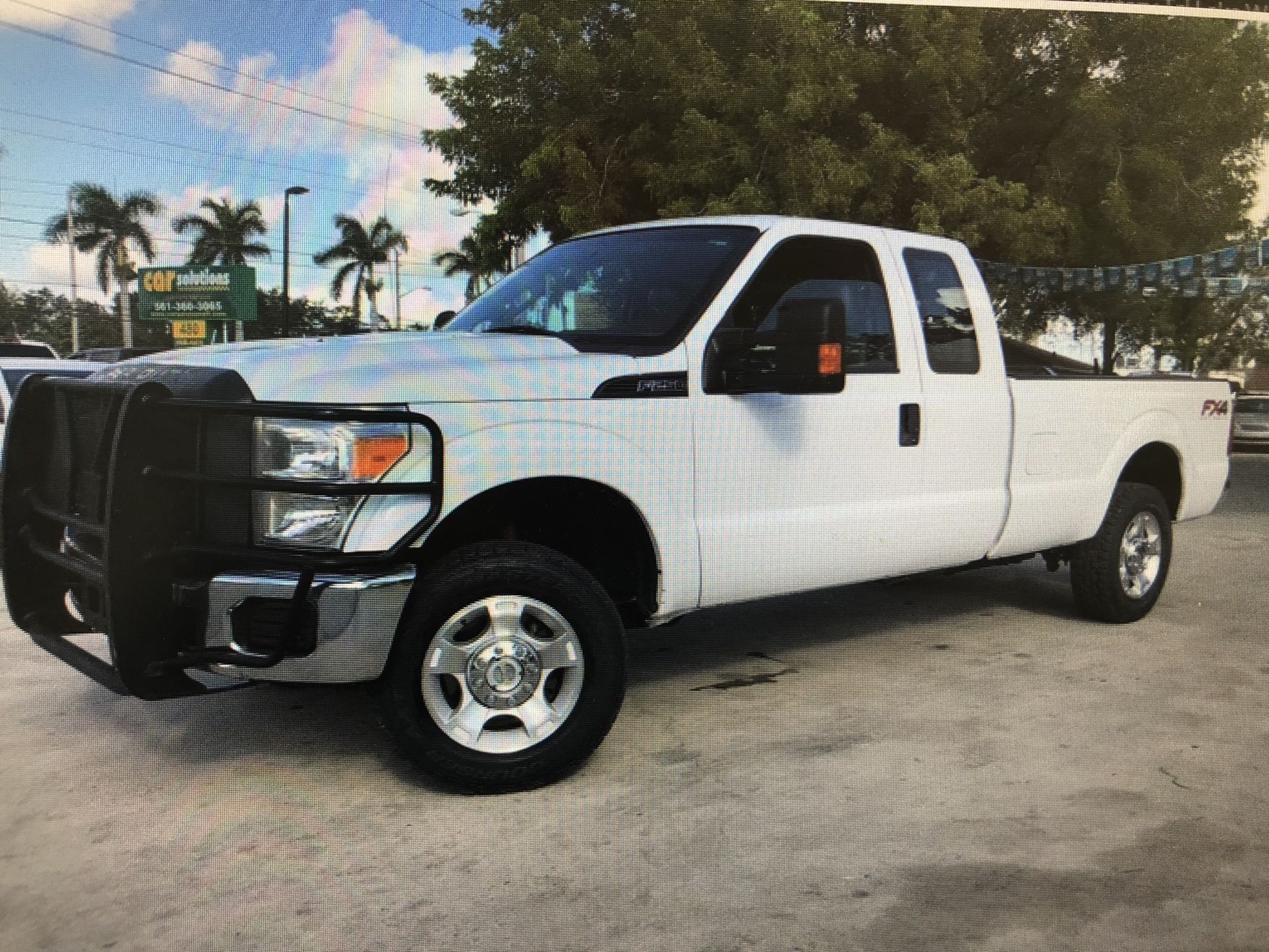 FORD F250SD GAS 2015 141K MILES EXTENDED CAB 4X4 NO CREDIT NO PROBLEM WE FINANCE IN HOUSE/// Financiamos con pasaporte sin licencia sin papeles sin