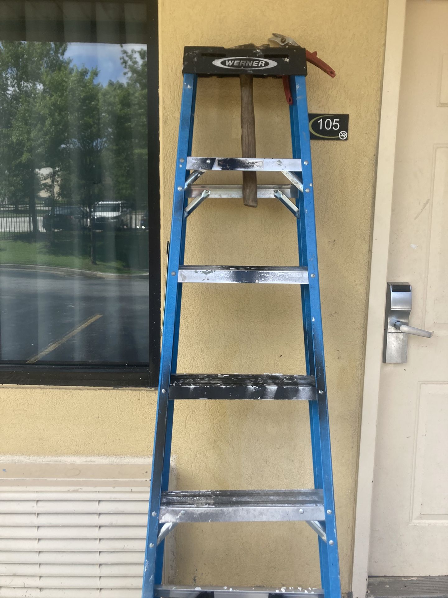 Fiberglass Step Ladder