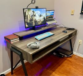 Ashley Furniture Gaming Desk (Computer/Office)