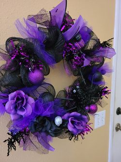 Wreath black and purple