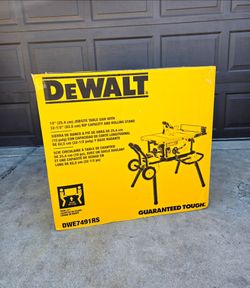 DeWALT 15 Amp Corded 10in Jobsite Table Saw with 32.5in Rip Capacity and Rooling Stand