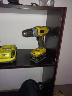 ✨✨✨RYOBI CORDLESS DRILL + 30 MIN CHARGER!!