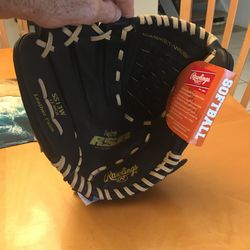 NEW Rawlings 13" Softball GloveEW SS13W LHT Leather Palm Black Adult Made with a black leather palm and lining, this glove features shock-absorbing pa
