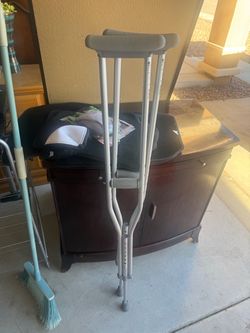 Adjustable Aluminum Underarm Crutches
