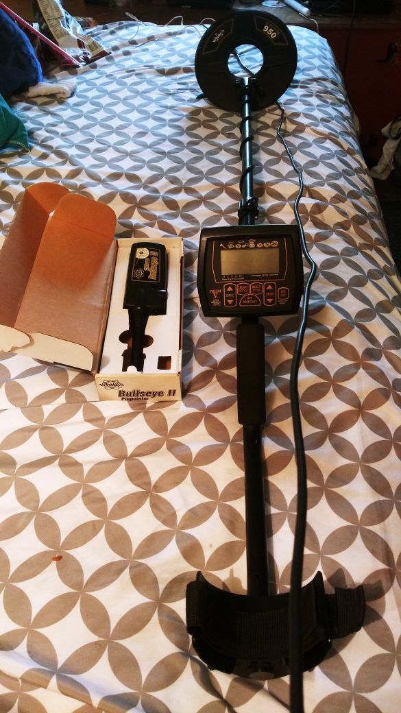 Whites Prizm 950 metal detector and pin pointer for Sale in Hamilton