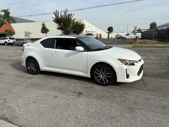 2014 Scion tC White 2-Door Sport Coupe