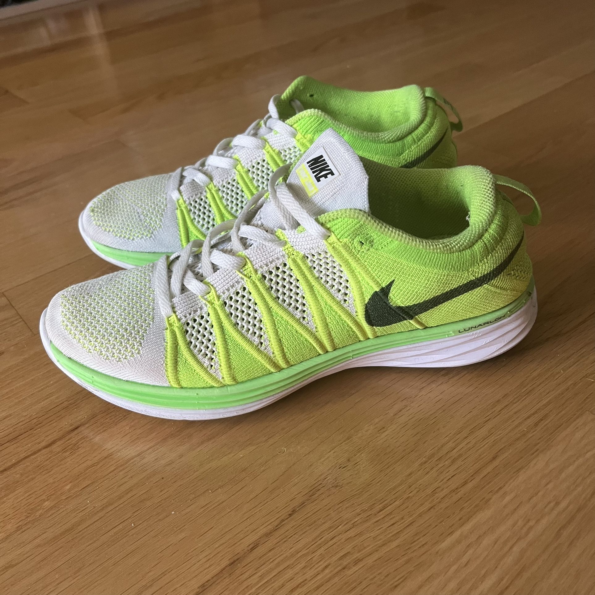Nike Flyknit Lunar Volt White Size Women