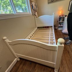 Pottery Barn Twin Bed 