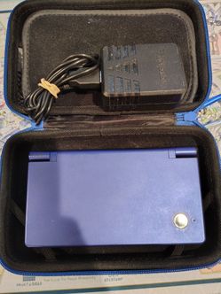 Metallic blue Nintendo Dsi +case+charger