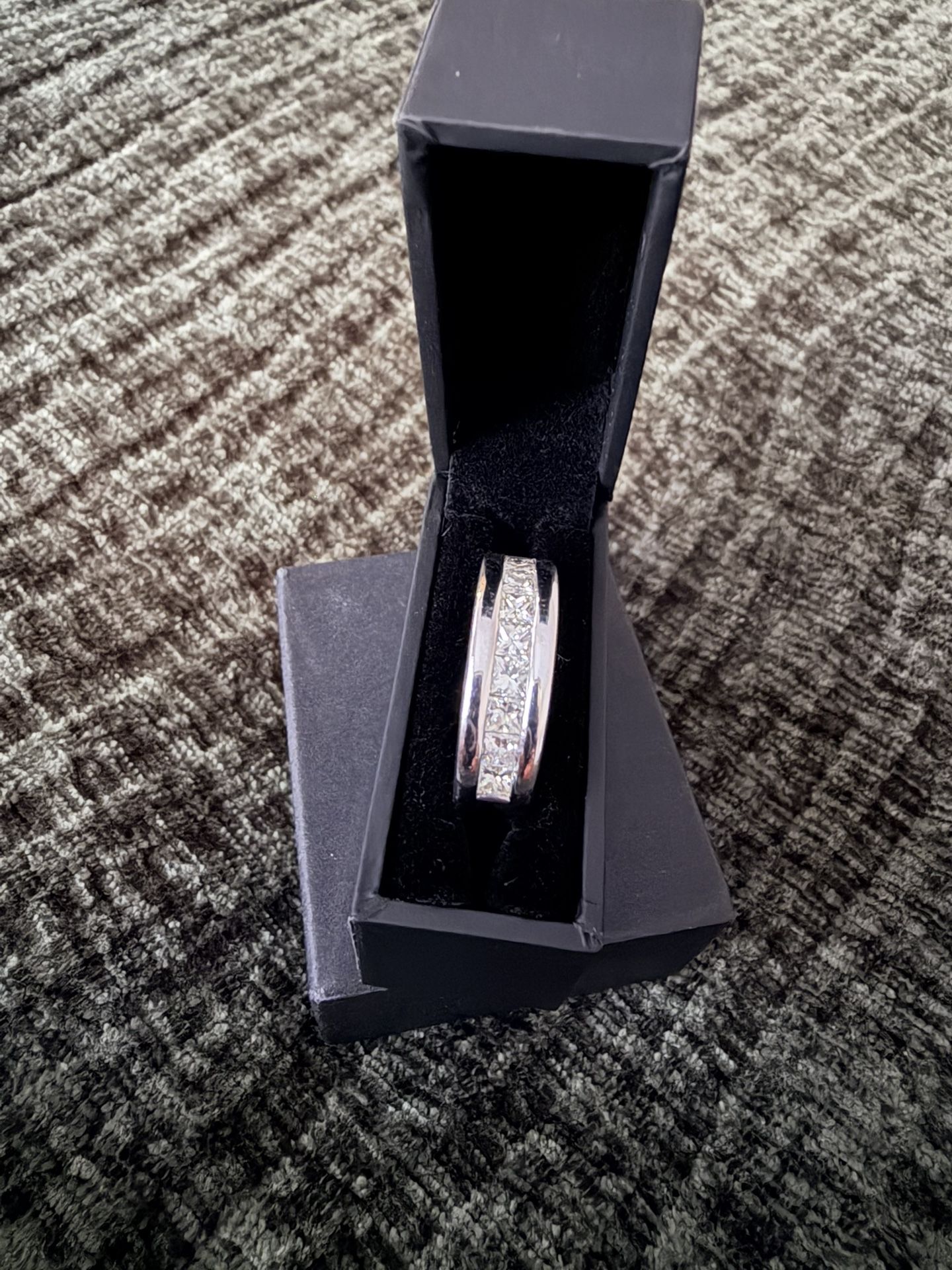 14k Diamond Men Wedding Band 