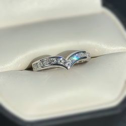 14k white gold V-Shape Contoured channel-setting 0.55CTW Diamond Wedding ring sz 7