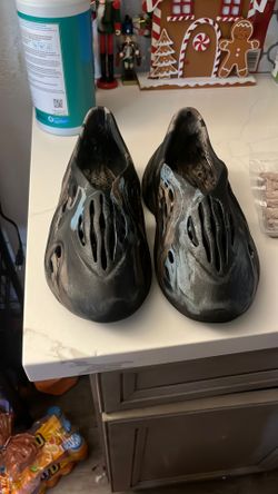 Yezzy Foam Runners Size 9