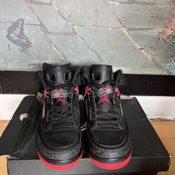 Air Jordan Retro 4 