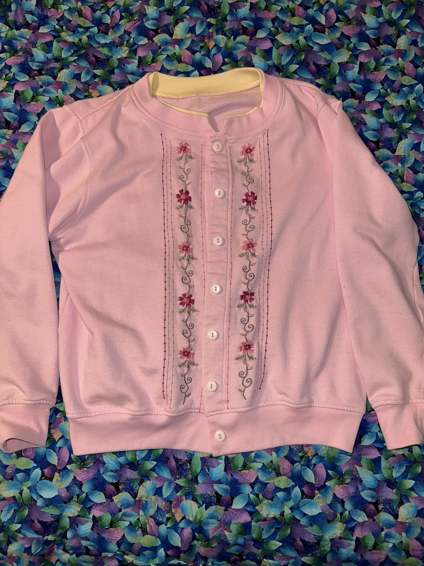 Pink cardigan with embroidery